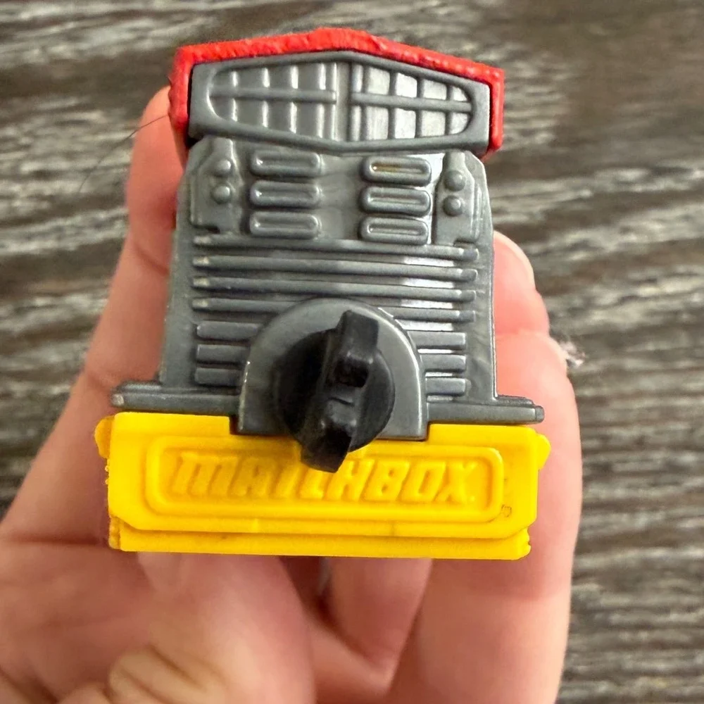 Matchbox MBX Heavy Freighter‎ Train Engine Diecast Red Yellow 2015 Collectible